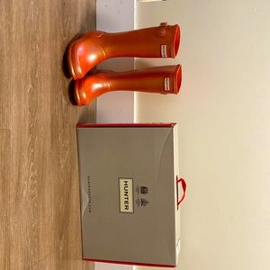 So cute to wear. It is very comfortable to wear Keeps your feet warm for winter